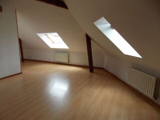  Appartement à louer 3 pièces 100 m²