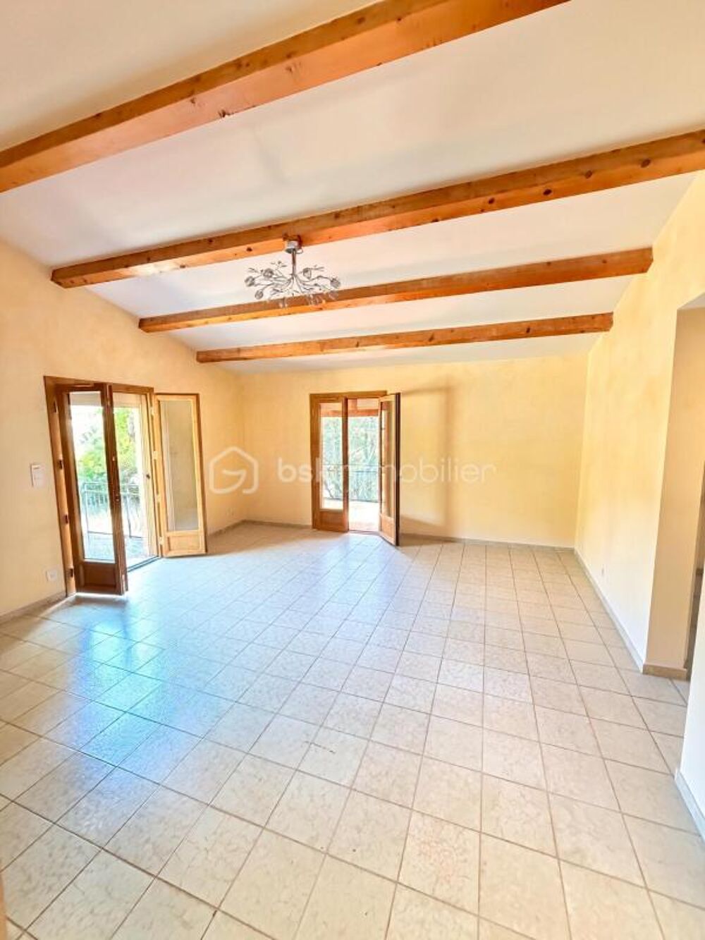 Vente Maison Sillans-la-Cascade – Maison de 83 m² sur 2 500 m² de terrain constructible et piscinable Sillans la cascade