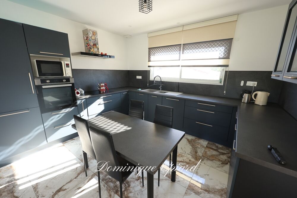 Vente Maison NOUAILLÉ-MAUPERTUIS – VILLA RÉCENTE DE PLAIN-PIED DPE A– 145 M² – 4 CHAMBRES – BELLES PRESTATIONS Nouaille maupertuis