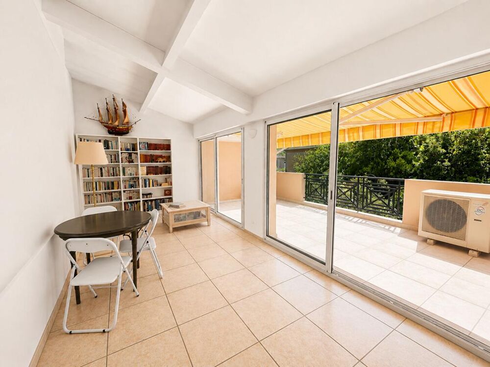 Appartement 4 pièces en dernier étage avec terrasse