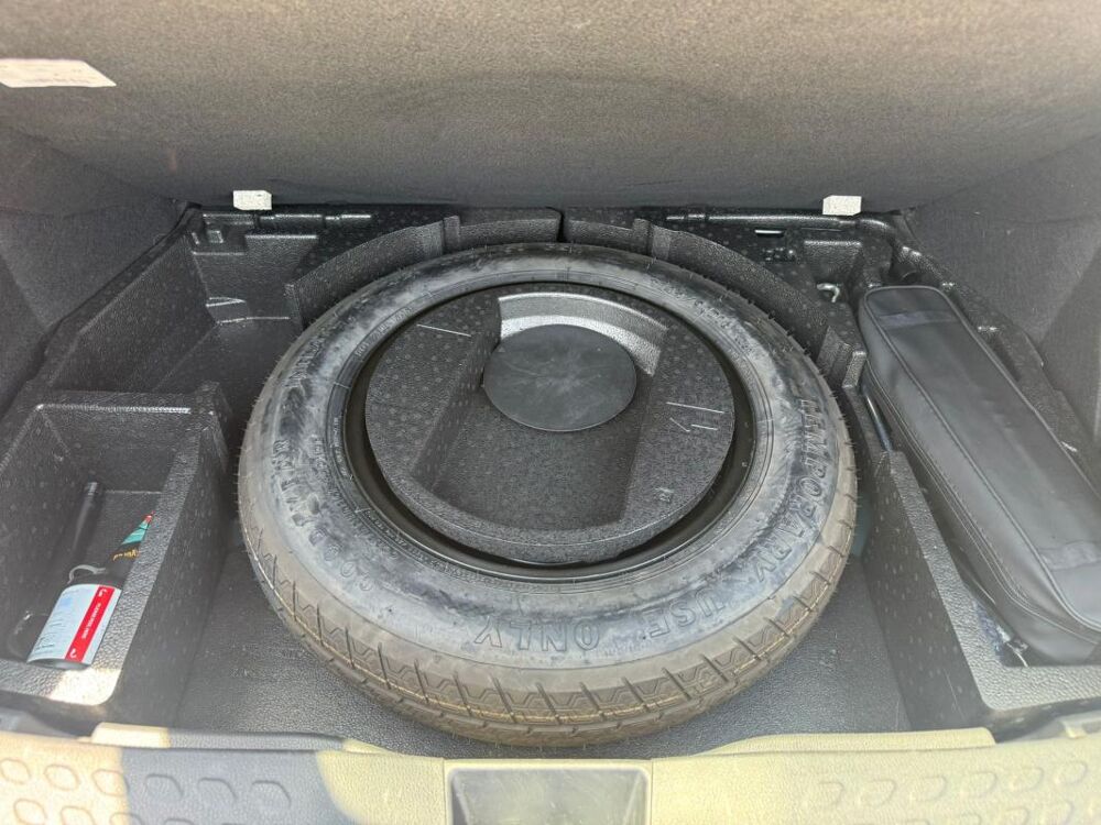 C-HR 1.8 HYBRIDE DYNAMIC 122CH E-CVT GARANTIE 6 MOIS / REPRISE PO 2023 occasion 36300 Le Blanc