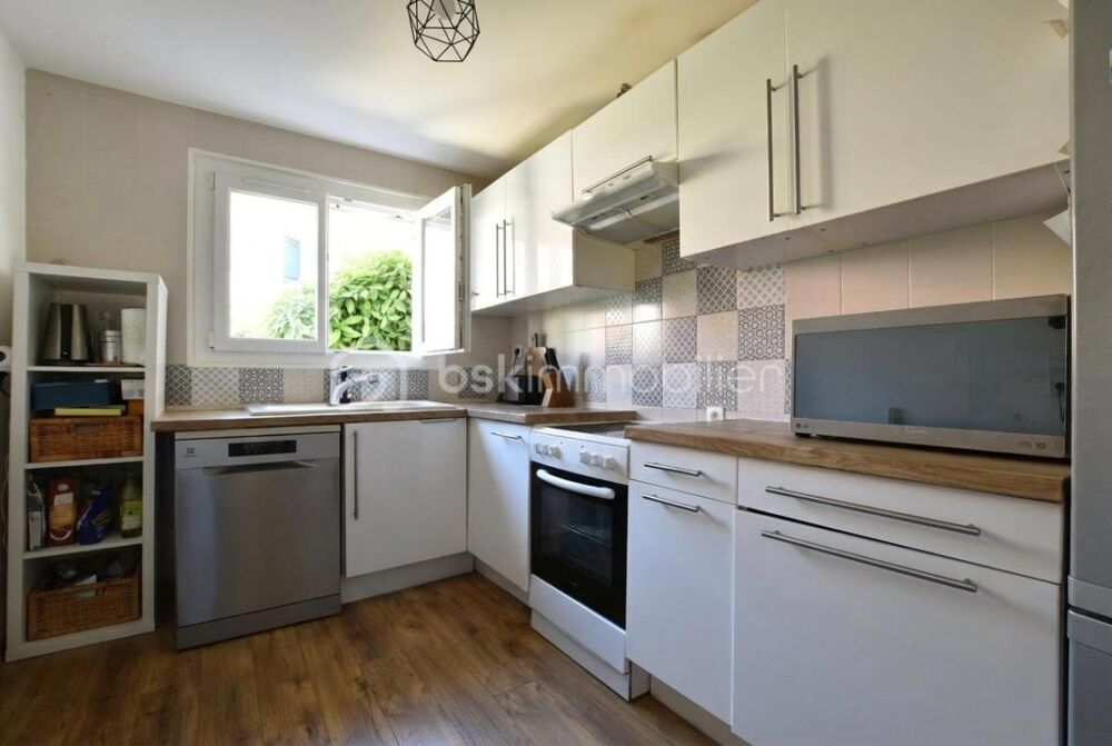Vente Maison Vous cherchez un appartement ? Cette maison va vous surprendre 74 m² avec jardin et box Conflans sainte honorine
