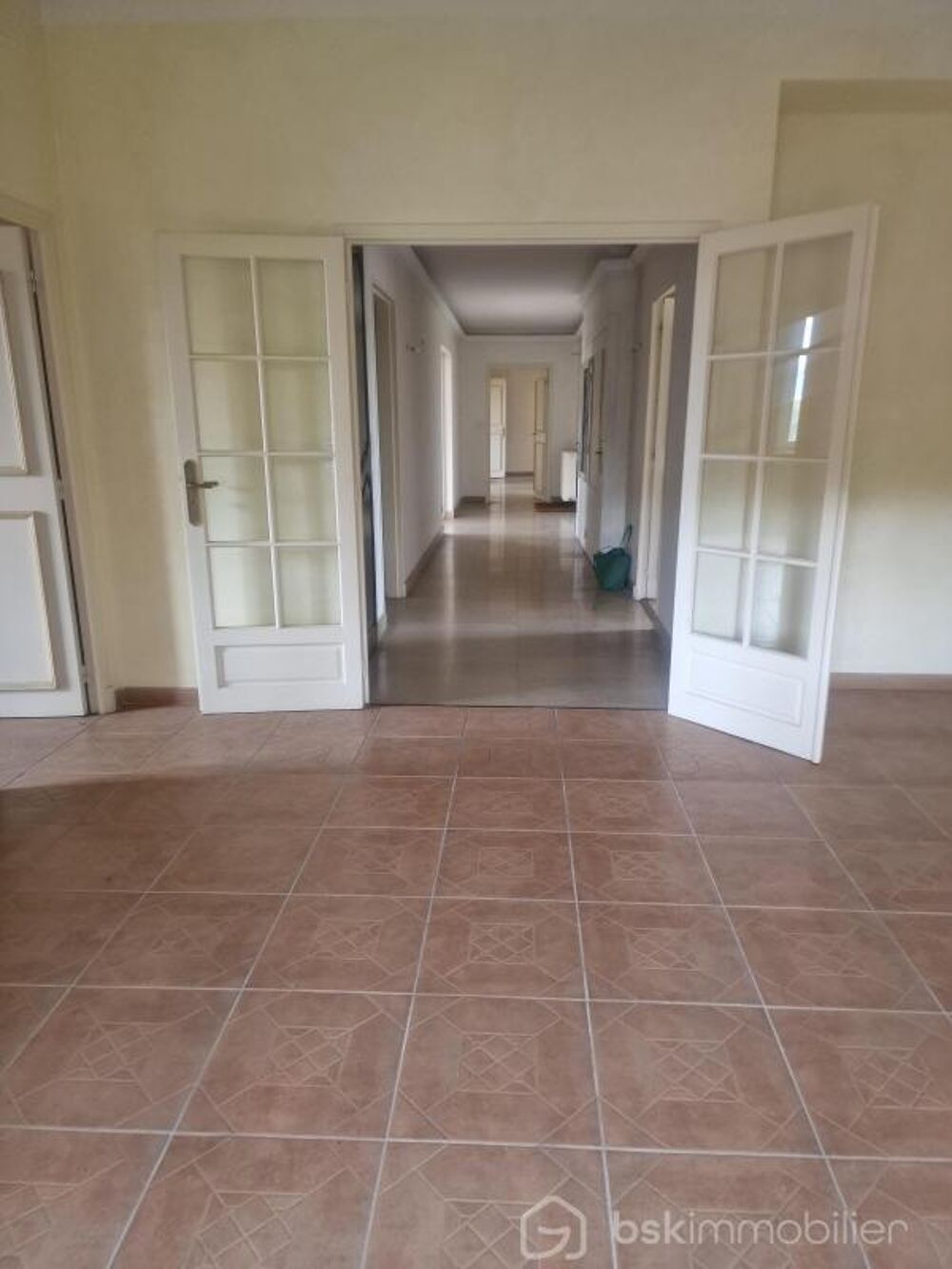 Appartement au 4eme avec ascensseur particulier +garage +parking