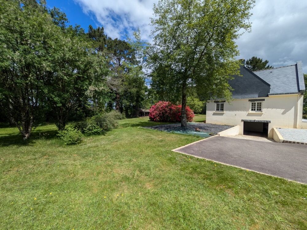 Vente Propriété/Château PRIZIAC PROPRIÉTÉ COMPOSÉE D'UNE MAISON DE TYPE NÉO BRETONNE DE 8 PIECES EN TRES BON ETAT GENERAL GRANDE DÉPENDANCES PARCELLE DE Priziac