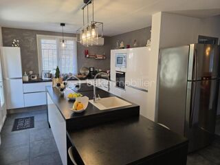 Vente Maison CARRY-LE-ROUET – MER À 5 MIN À PIED – 156 m² HABITABLES – APPARTEMENT INDÉPENDANT DE 52 m² – 3 GARAGES Carry le rouet