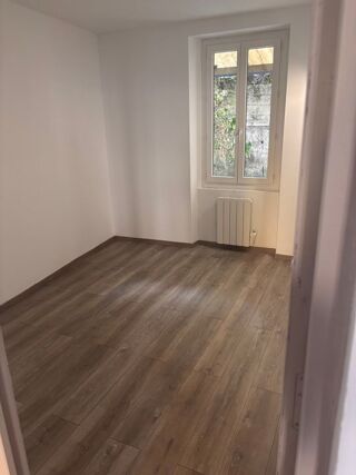  Appartement à louer 3 pièces 56 m²