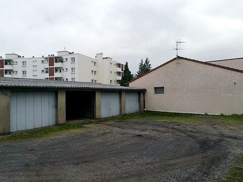  Parking / Garage � louer 