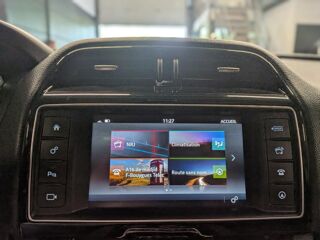 F-PACE 2.0 D - 180 ch 2WD BVA8 Prestige 2017 occasion 78200 Mantes La Jolie