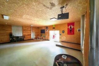  Immeuble � vendre 10 pi�ces 7440 m�