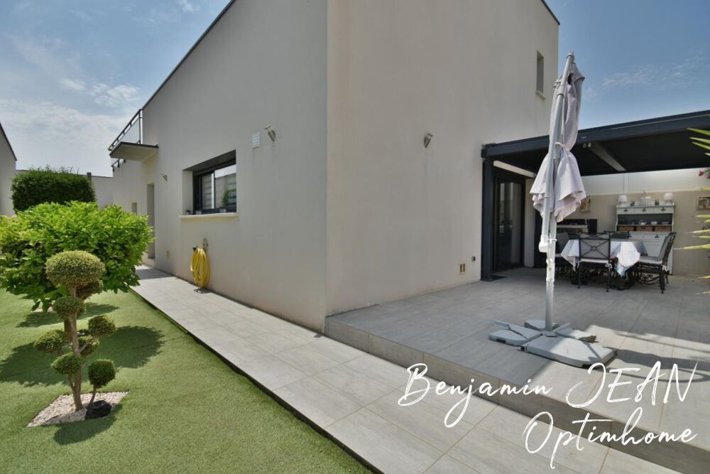 Vente Maison Maison récente F4 avec piscine Serignan