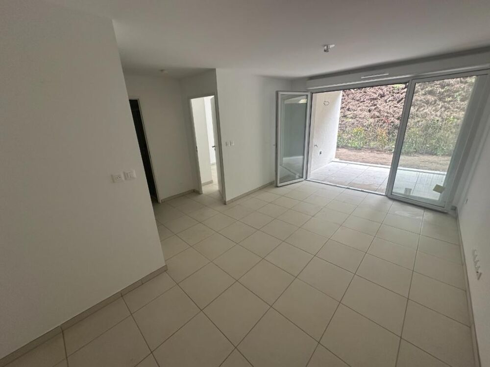 T2 NEUF avec terrasse, jardin et parking à COGOLIN