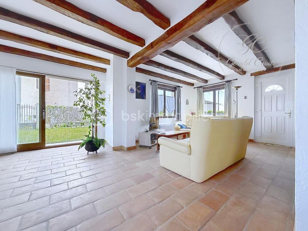 Maison 5 pièces de 142 m² avec une annexe de 55 m² à Tanneron