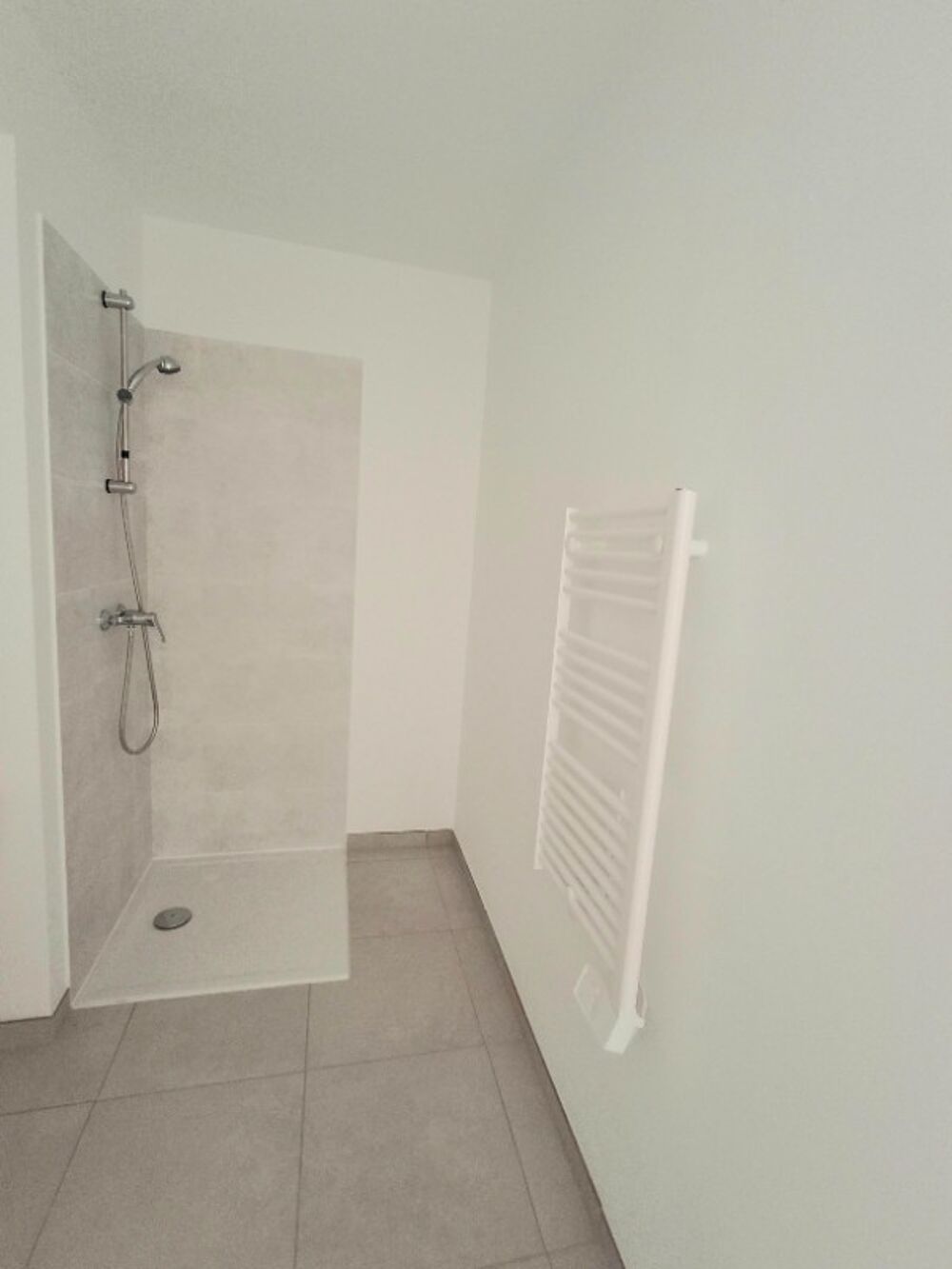 T1 NEUF avec balcon et parking à MONTEUX