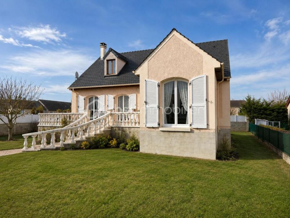 À découvrir sur Penchard : maison indépendante de maçon, architecture soignée, lumineux volume et potentiel exceptionnel ! SOUS
