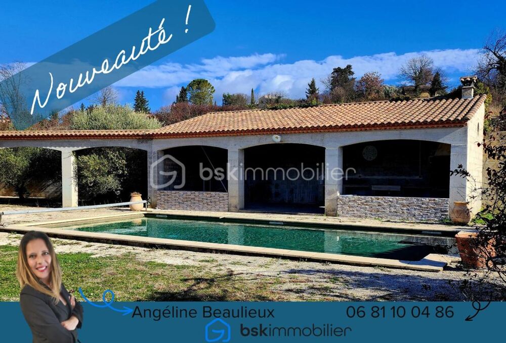 Belle villa de plain-pied avec annexes et piscine