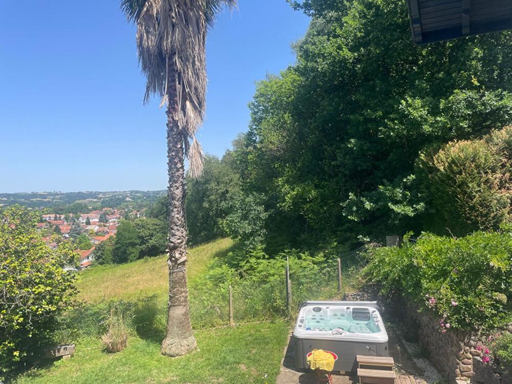 � vendre  Maison Cambo-les-Bains (64250)