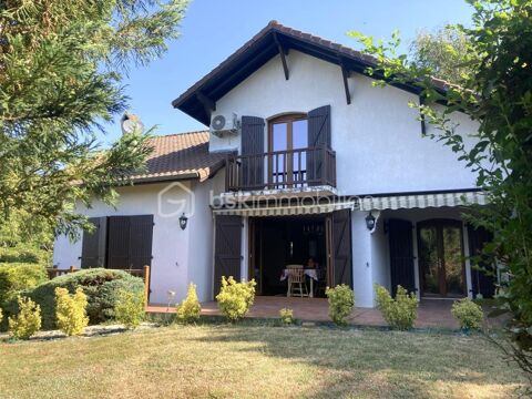   Villa avec piscine et vue Pyrénées à Lacassagne Villa - 6 pièce(s) - 158 m²