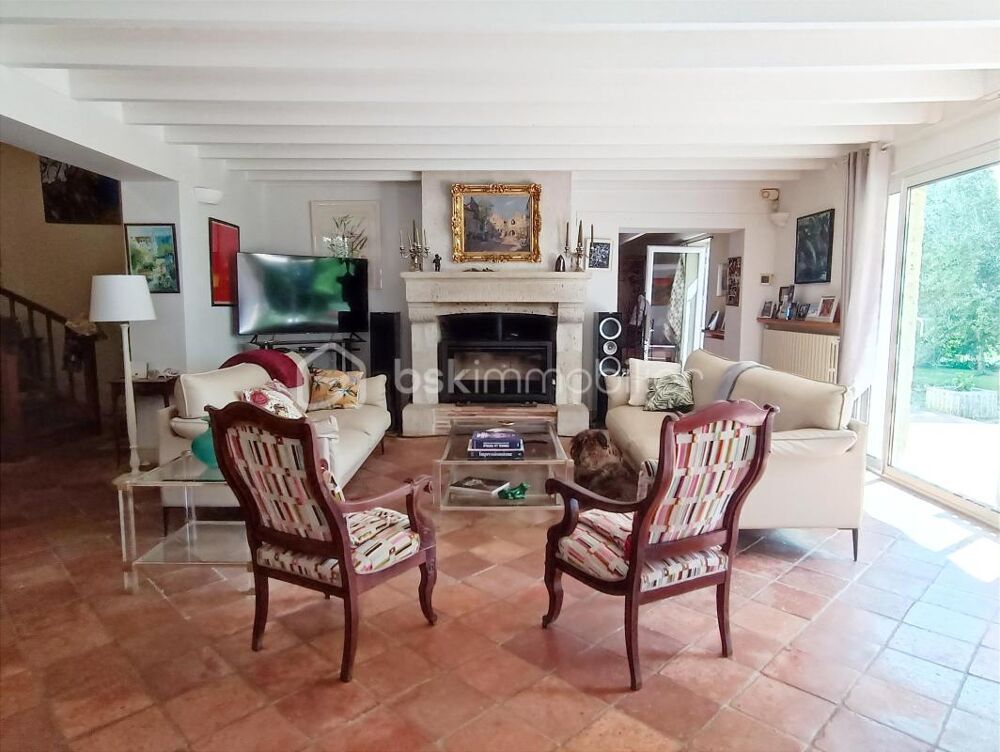 Chambres d'Hôtes et Gîte avec Piscine et Dépendances à Proximité du Chemin de Saint-Jacques-de-Compostelle