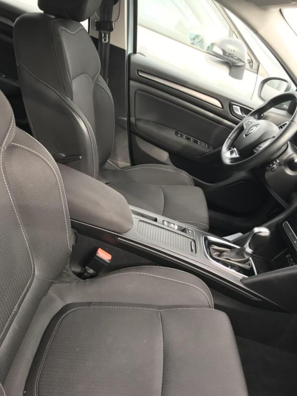M&eacute;gane PLUG IN 160 BUSINESS 2020 occasion 38160 Chatte