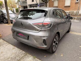 Clio V E-TECH FULL HYBRID 145 EVOLUTION RENAULT 2024 occasion 94100 Saint Maur Des Fossees