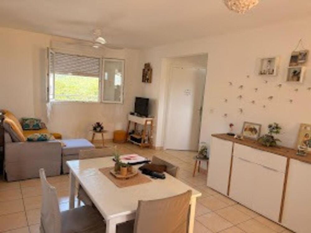 Opportunité dinvestissement locatif - Appartement T2 vendu loué  Les Trois Ilets