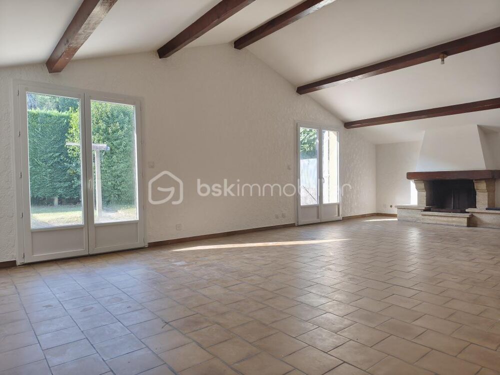 Vente Maison Maison individuelle, en ville, avec garage et jardinet. Trois chambres Moissac