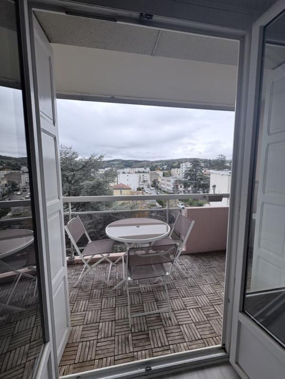 Location Appartement À louer. Appartement T3 meublé de 55 m² avec balcons, Vivaraize Saint etienne