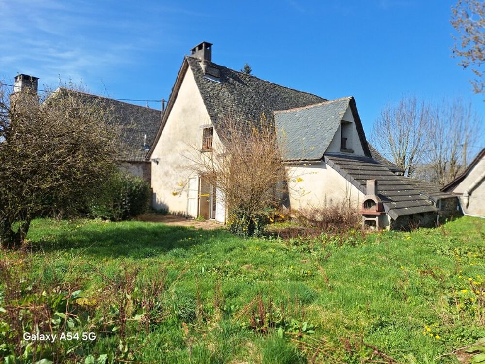 Maison 4 pièces 116 m² · à Saint Santin Cantales · 116 m² · 138 000 €