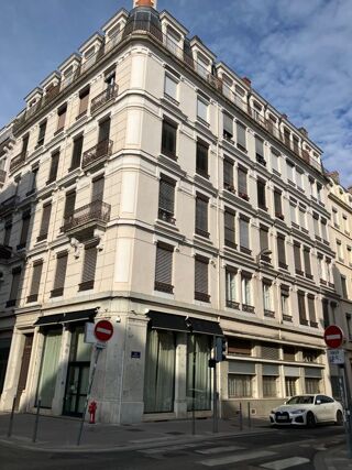  Appartement à louer 1 pièce 38 m²