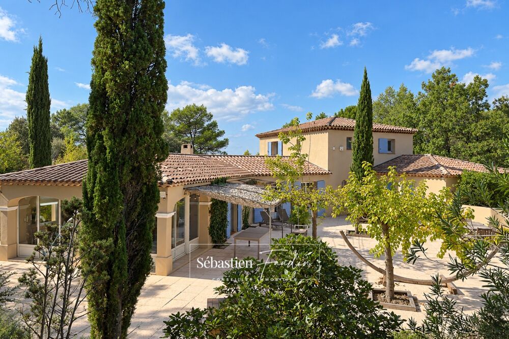 Vente Villa Propriété à vendre 6 pièces à BRAS (83) - grand calme - sans vis-à-vis - terrain de 2,7 ha - 5 000 m² clôturés - piscine à débor Bras