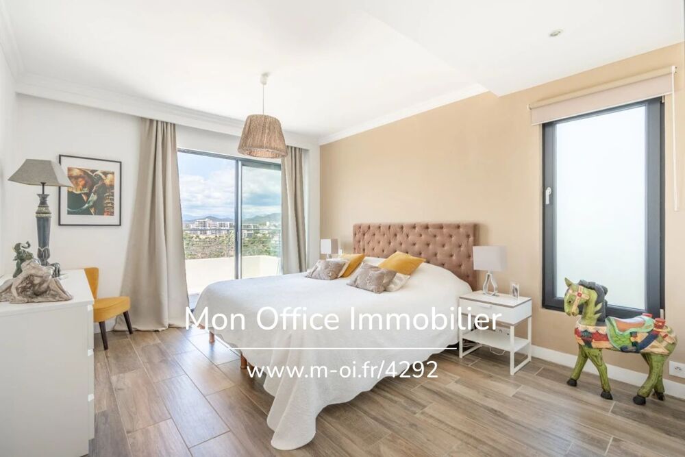 à vendre  Villa Saint-Raphaël (83700)