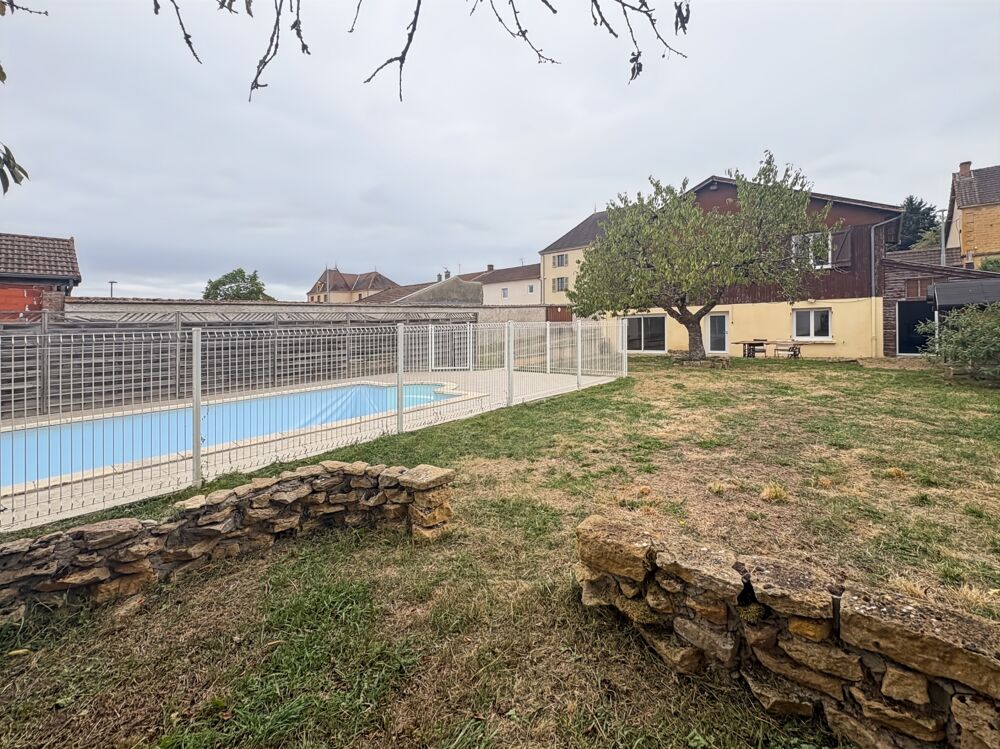 Vente Maison MAISON FAMILIALE DE 143M2, PISCINE, HANGAR DE 300M2 ET TERRAIN CLOS DE 1136M2 Melay