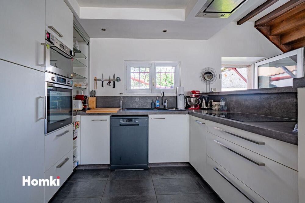 Vente Maison MAGNIFIQUE MAISON DE VILLAGE T7 DE 176M2 AVEC COUR, CARPORT ET GARAGE – 01150 BLYES Blyes