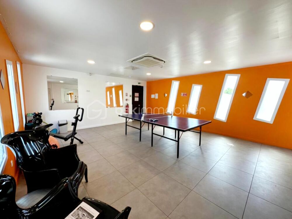 EN EXCLUSIVITE - PISCINE - INVESTISSEUR