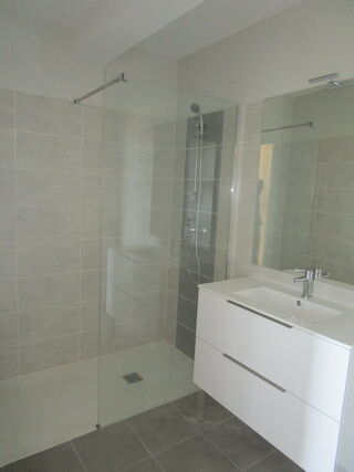  Appartement à louer 3 pièces 56 m²