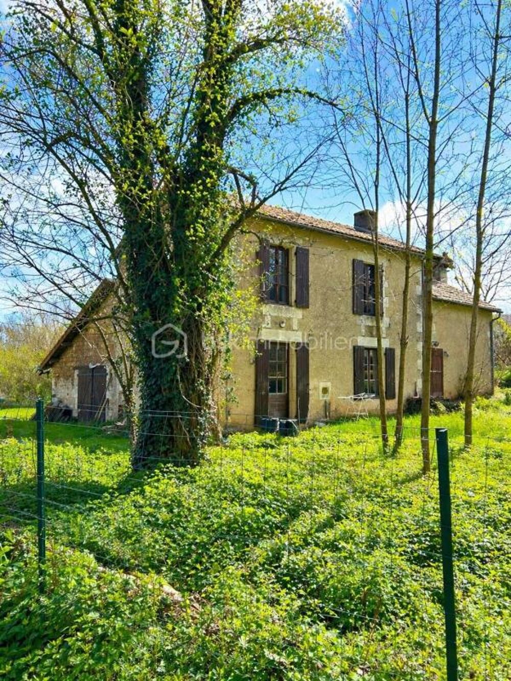 Vente Maison Maison de caractère à rénover avec grand terrain – Fort potentiel ! 8MIN de VALENCE EN POITOU Couhe