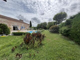  Propriété/château à vendre 10 pièces 300 m²