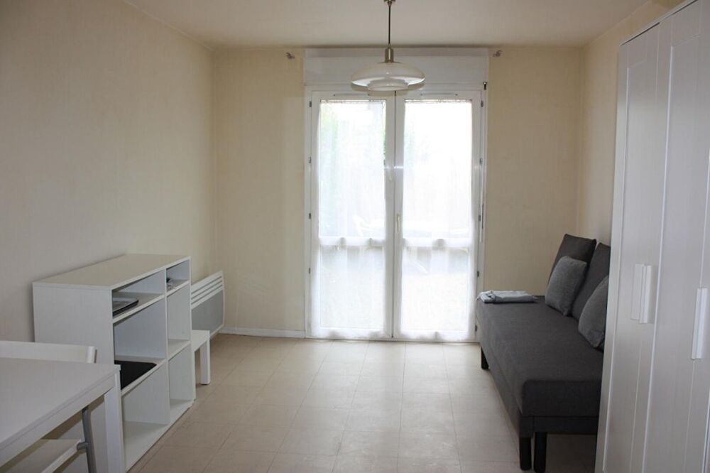 Location Appartement Studio meublé avec jardinet Lardy
