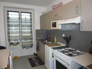  Appartement à louer 4 pièces 64 m²