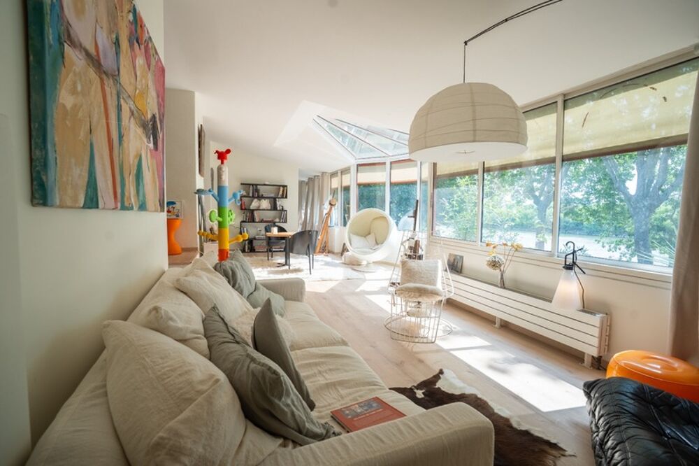 Vue carte postale sur la Maine : Maison atypique et appartement séparé de 300 m2 jouant sur les volumes, la lumière et les persp
