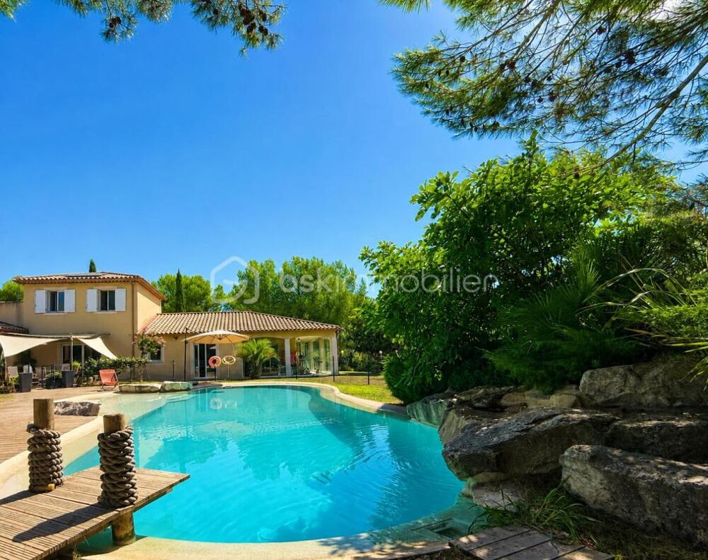 à vendre  Propriété/château Lambesc (13410)