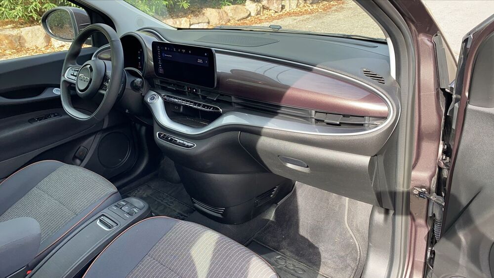 500 III 118 42kWh Icone - Automatique 2021 occasion 83600 Frejus