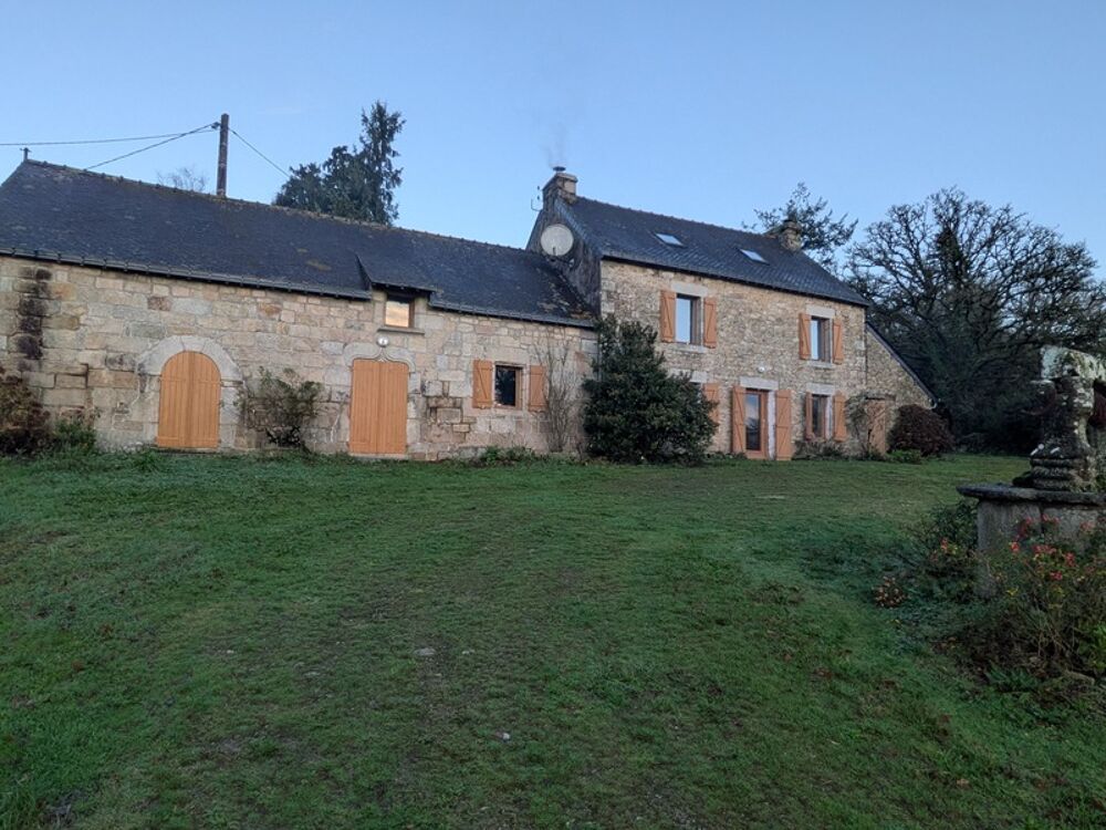 Vente Propriété/Château RARE SUR LE MARCHÉ GRANDE LONGÈRE EN PIERRE AVEC DE NOMBREUSES DÉPENDANCES PARCELLES ATTENANTES DE 14 HECTARES Ploerdut