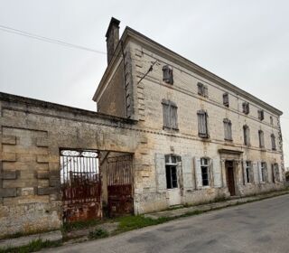 Vente Maison 10 pièces 300 m², Agris