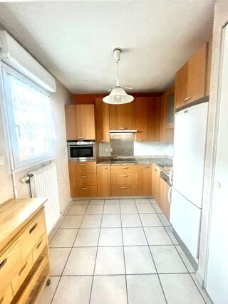  Appartement à louer 3 pièces 64 m² Annecy