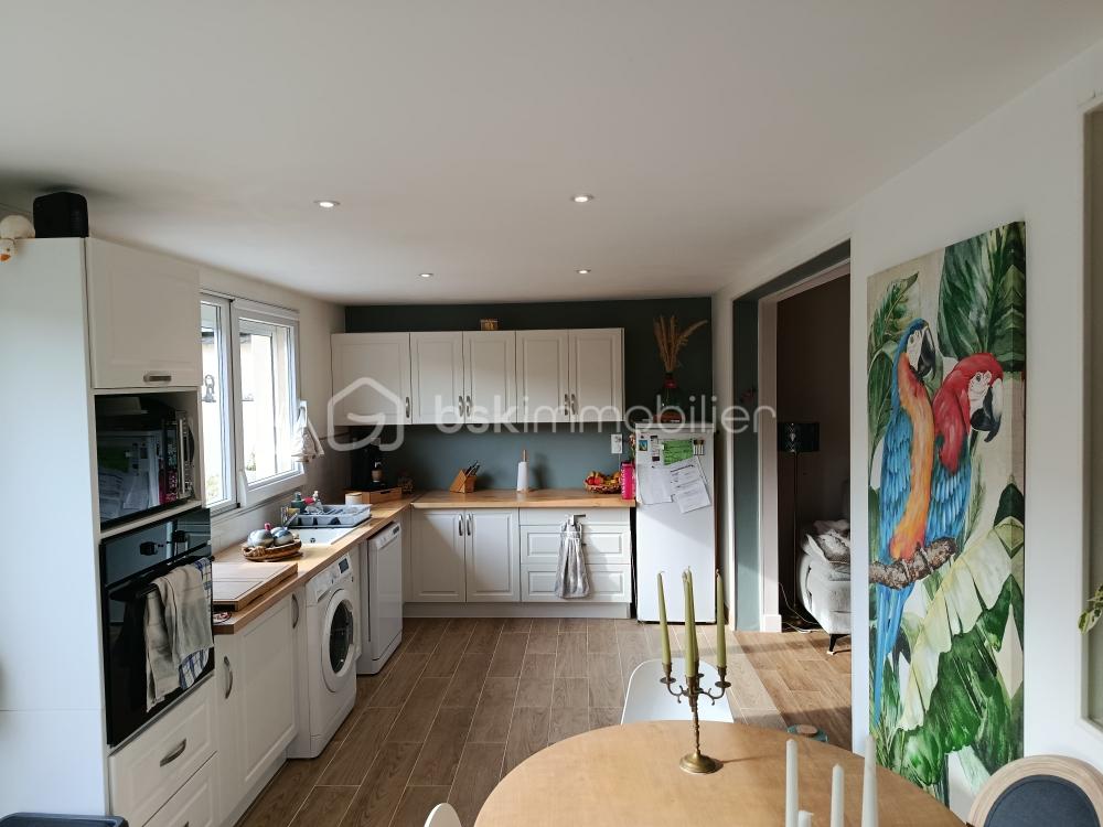 Disponible dès maintenant : Belle maison de 116m² avec annexe habitable de 54m², garage et double terrasse à Lisieux NORD