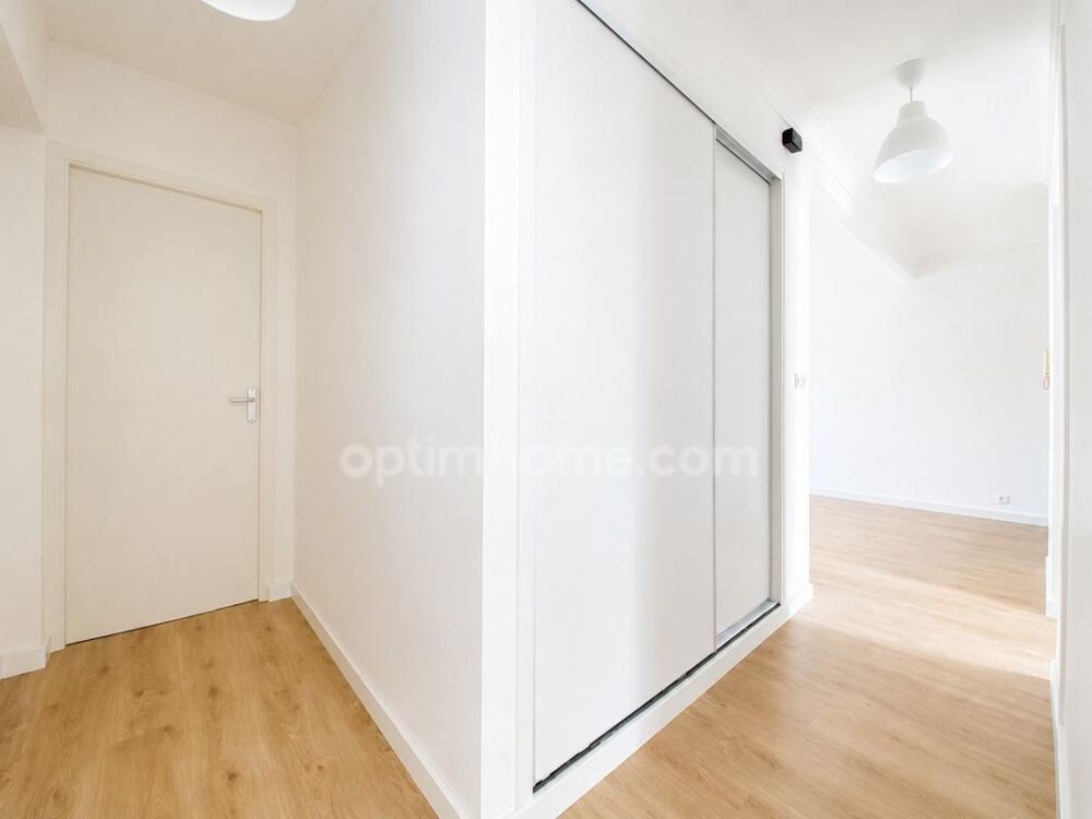 Vente Appartement Appartement traversant rénové avec balcon et cave 4 pièces 74 m2 à SETE (34) Sete