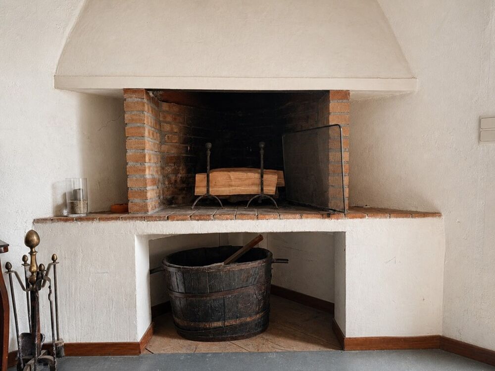 La Maison des Vendangeurs  Ancienne bâtisse viticole avec 4 suites, piscine et dépendances