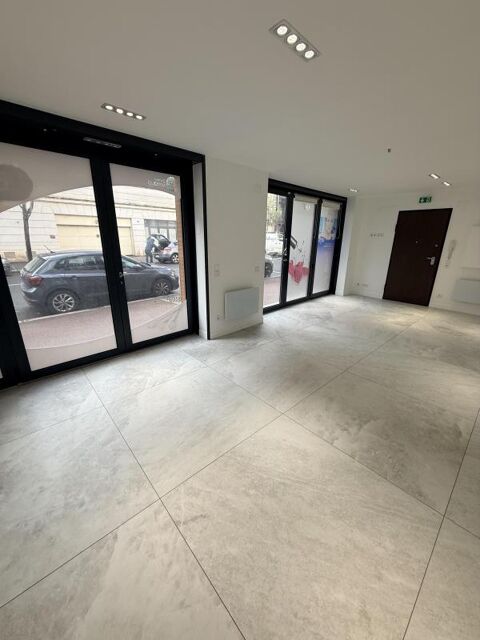 A proximit&eacute; des transports, A VENDRE un local commercial enti&egrave;rement r&eacute;nov&eacute; 295000 92130 Issy les moulineaux