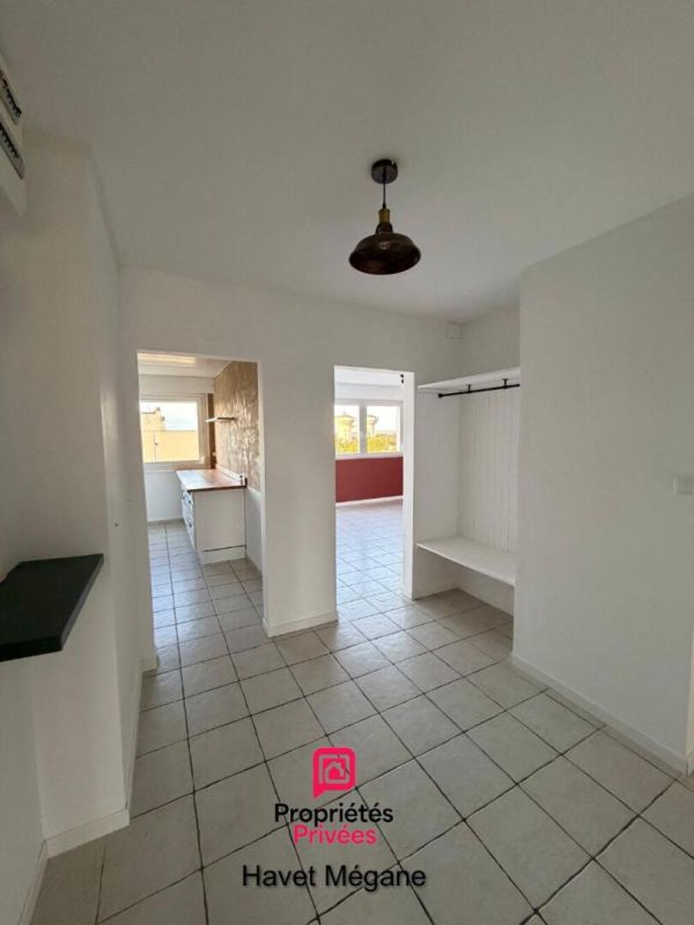 Vente Appartement Appartement T4 de 91 m² avec 3 chambres, ascenseur, cave et stationnement à Douai Douai
